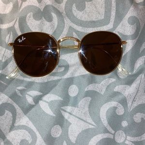 Rayban round sunglasses in excellent condition.